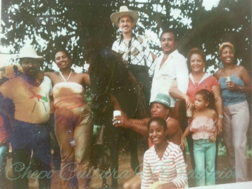 Alberto Echevers en el caballo Alejando Belly y Tito Chee