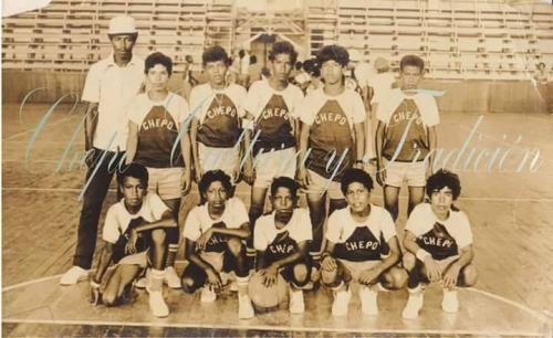 Equipo de basquetbol década del 70-.