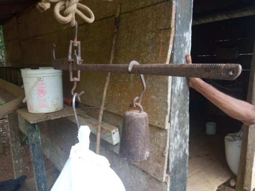 Balanza-o-pesa-de-machete.